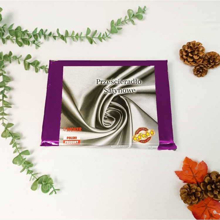 Superpłynne prześcieradło Satynowe Atłas bez gumki- Ciemny fiolet, zdjęcie prześcieradła w opakowaniu